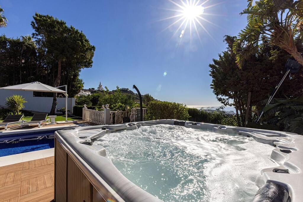 Luxury With Beautiful Sea View & Jacuzzi Villa
